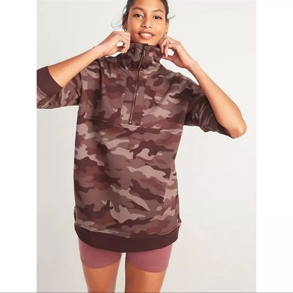 Old Navy Oversized Camo Print Sweatshirt Women’s Large Warm Funnel Neck